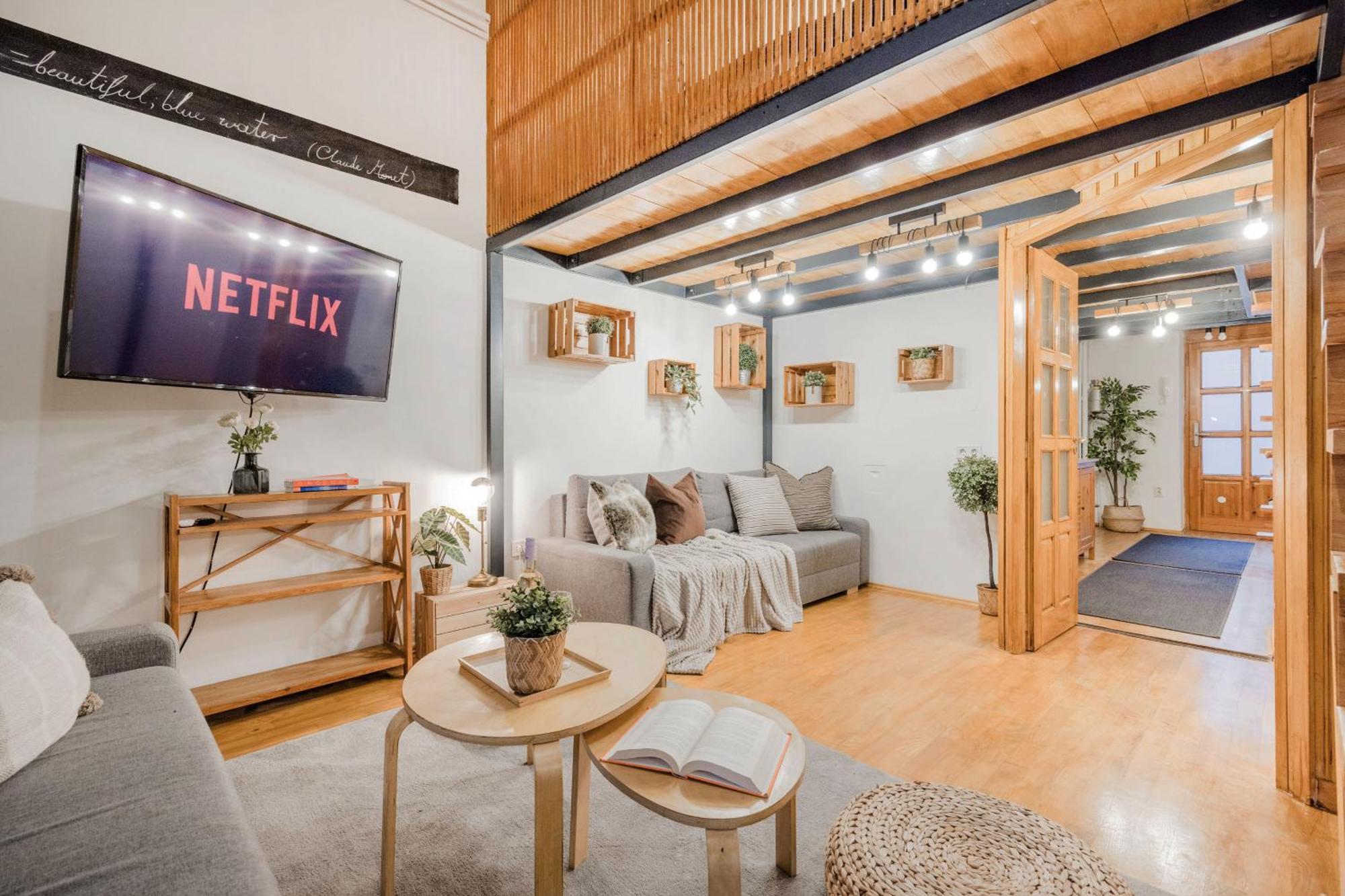 Wellness Wonderland: Garden, Sauna, Jacuzzi In Cbd Budapest Eksteriør bilde