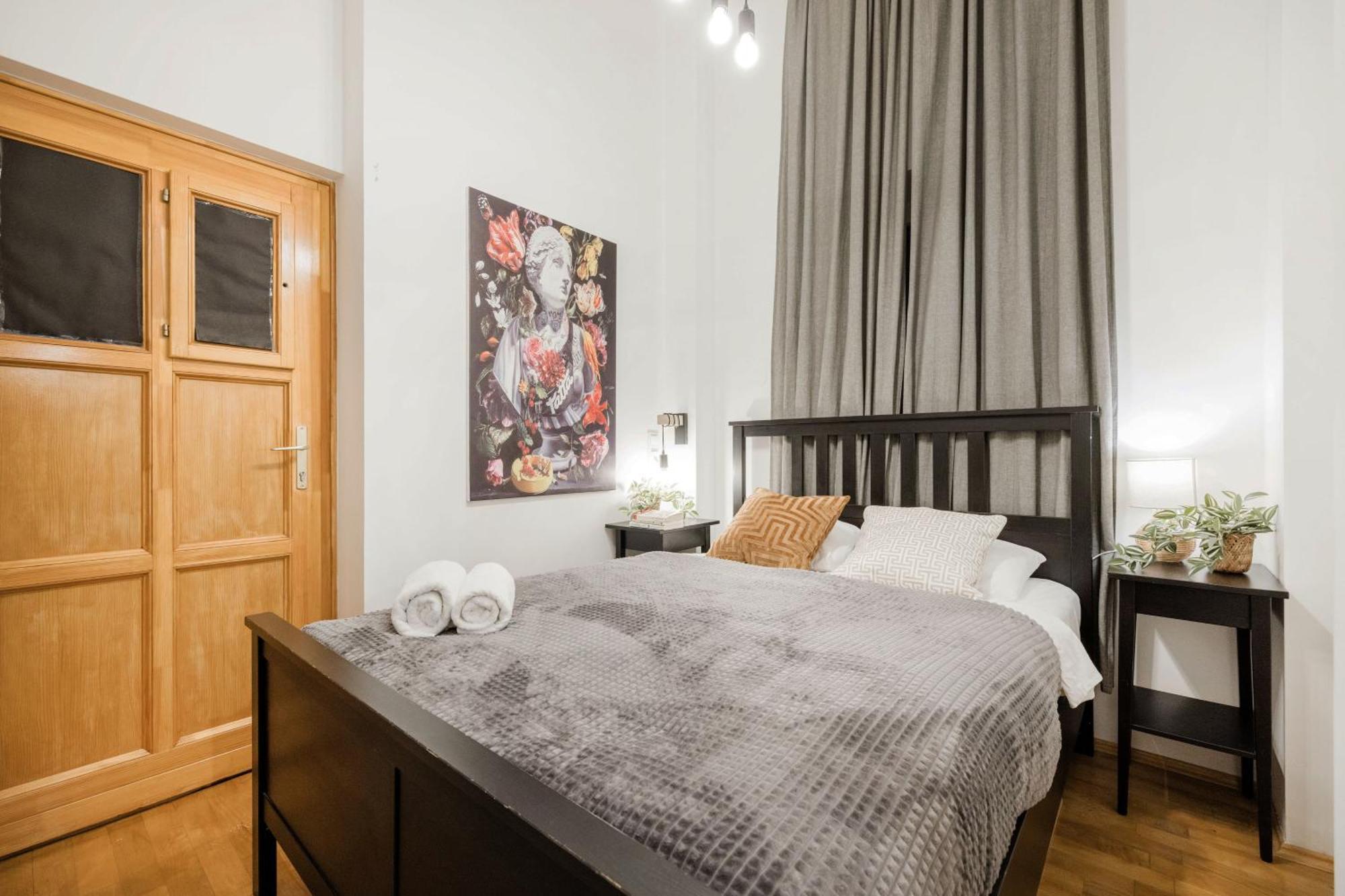 Wellness Wonderland: Garden, Sauna, Jacuzzi In Cbd Budapest Eksteriør bilde