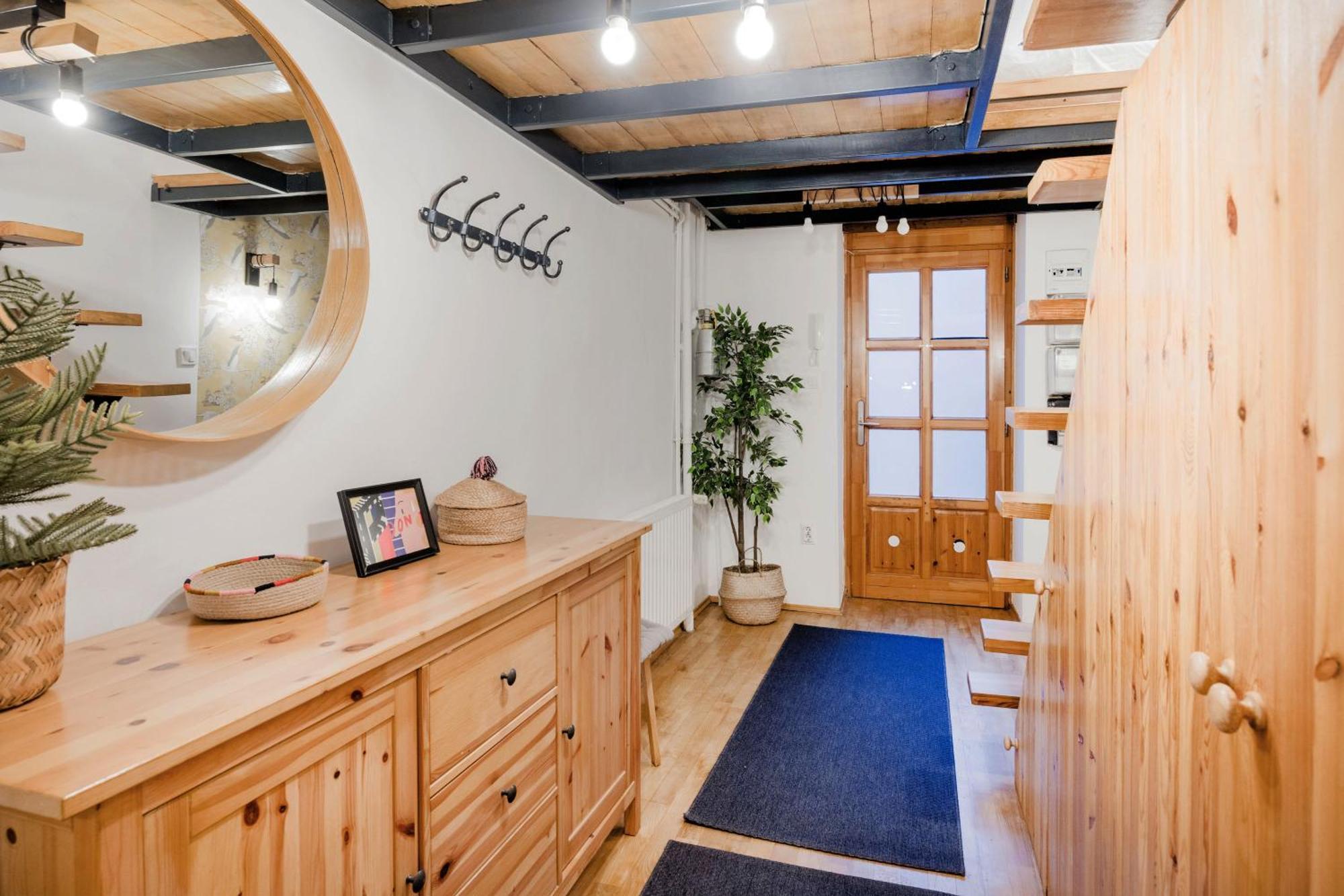 Wellness Wonderland: Garden, Sauna, Jacuzzi In Cbd Budapest Eksteriør bilde