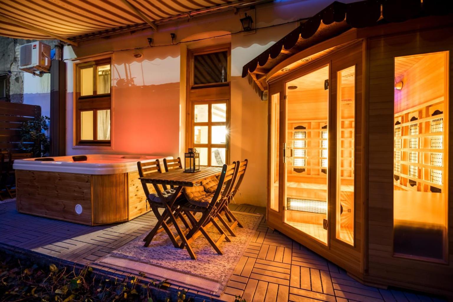 Wellness Wonderland: Garden, Sauna, Jacuzzi In Cbd Budapest Eksteriør bilde