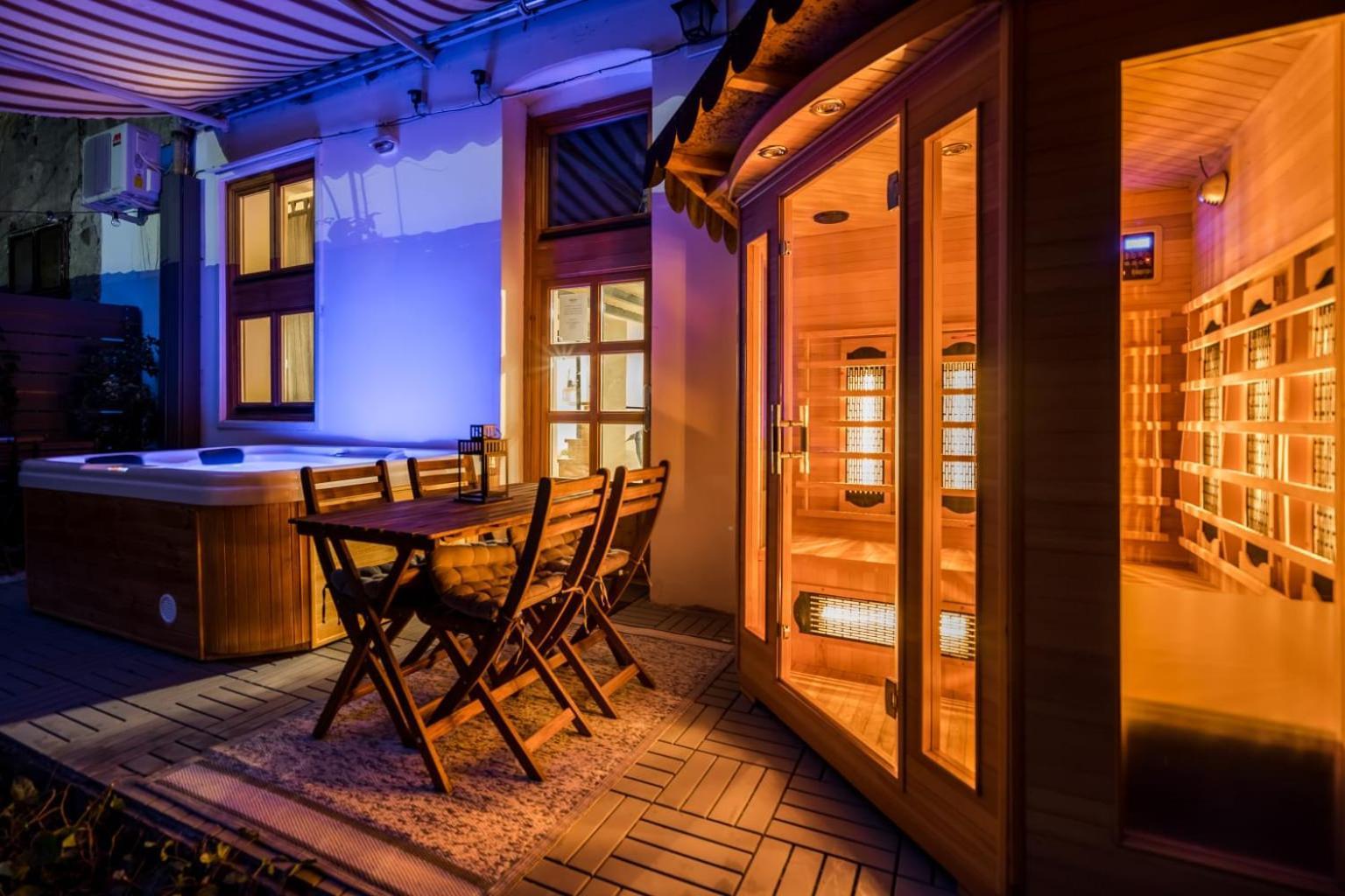 Wellness Wonderland: Garden, Sauna, Jacuzzi In Cbd Budapest Eksteriør bilde