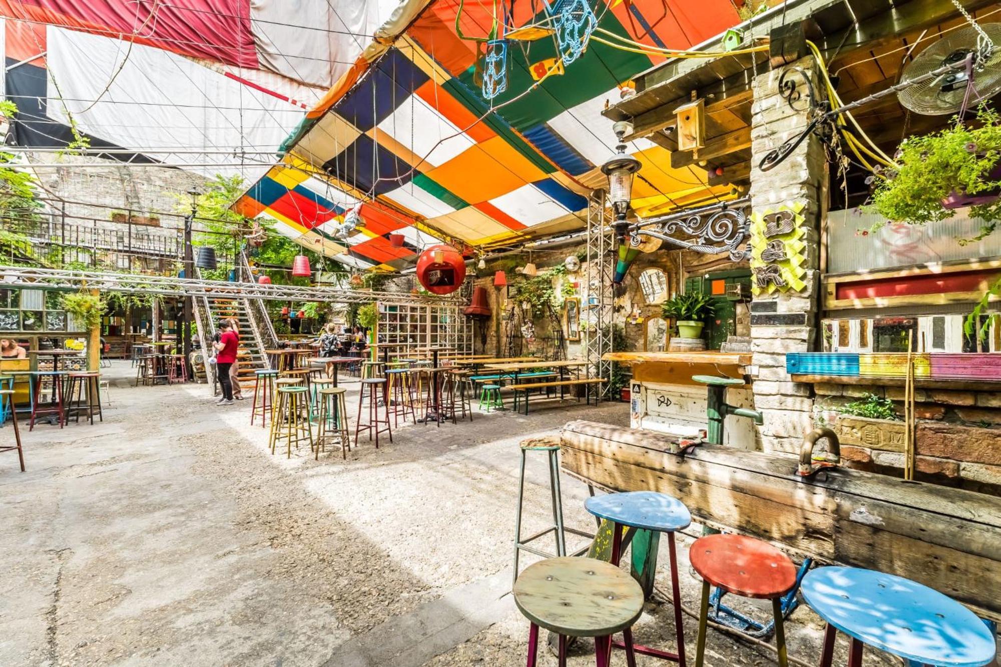 Wellness Wonderland: Garden, Sauna, Jacuzzi In Cbd Budapest Eksteriør bilde