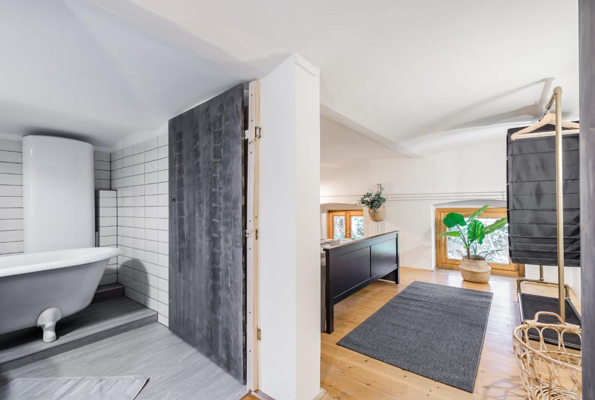 Wellness Wonderland: Garden, Sauna, Jacuzzi In Cbd Budapest Eksteriør bilde